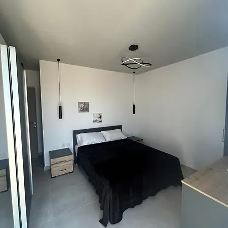 Lägenhet Modern 2 Twin Bedroom Penthouse St. Paul's Bay
