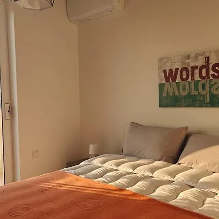 Modern 2 Twin Bedroom Penthouse